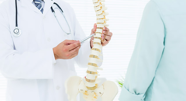 Estenosis de la columna lumbar en Inland Valley Medical Center en Wildomar, California